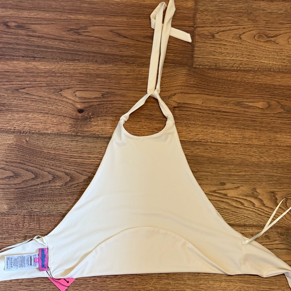 EDIKTED NWT Cream Halter Top - Picture 2 of 2